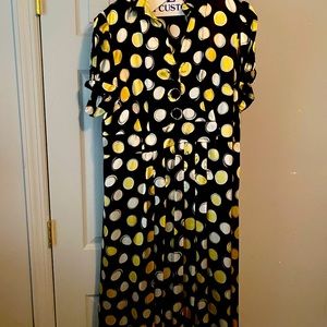 Beautiful women’s dress, just too big now